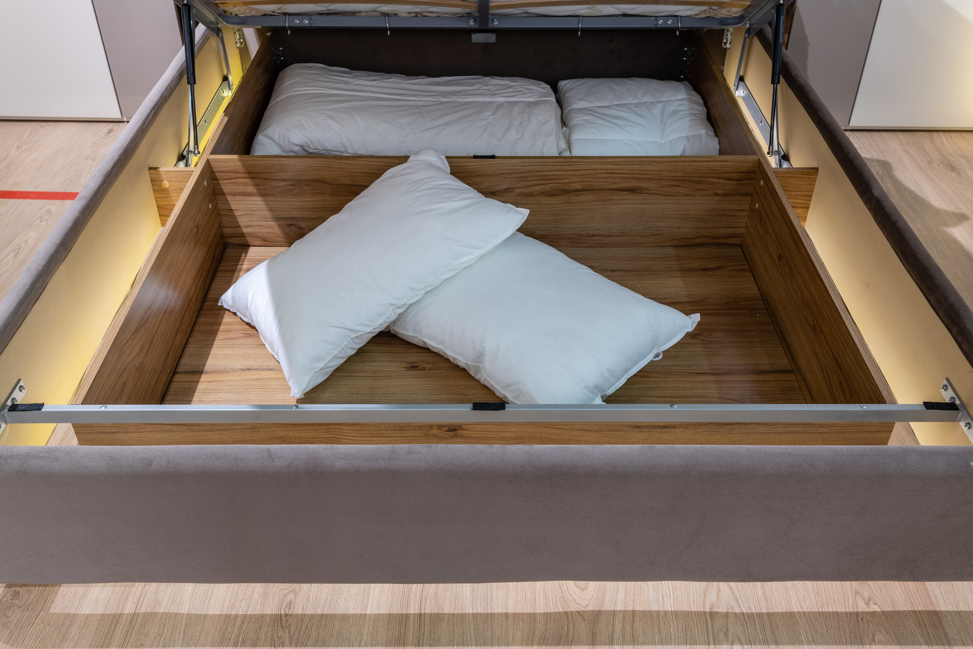 двуспальные кровати от шатуры
