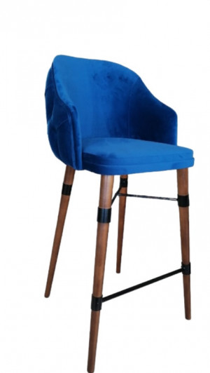 Барный стул с каретной стяжкой, ножки дерево орех