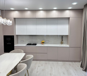 Кухонный гарнитур бежевый сатин