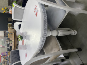 Стол Цезарь .