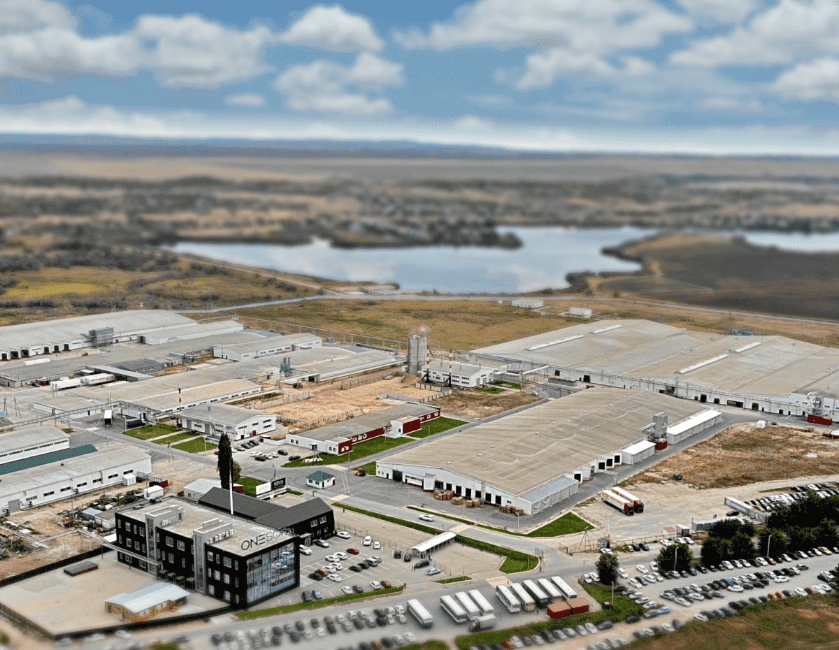 МНОГО МЕБЕЛИ