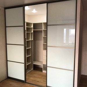 Гардеробная купе 3-хстворчатый распошной Фабрика М