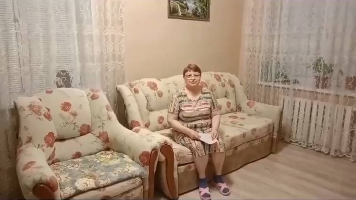 Видео от участника перезагрузки с проблемой старого дивана